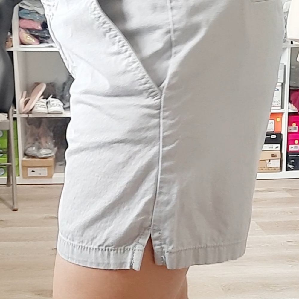 Loft 6” Gray Shorts